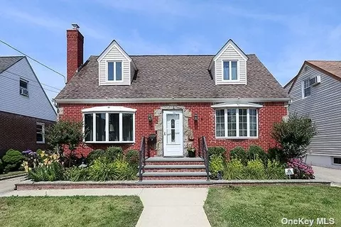 39 Bismark Ave, Valley Stream, NY 11581