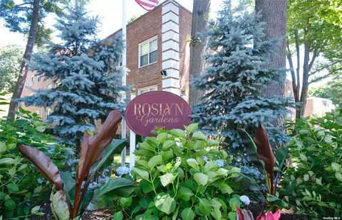 5 Edwards St #2F, Roslyn Heights, NY 11577