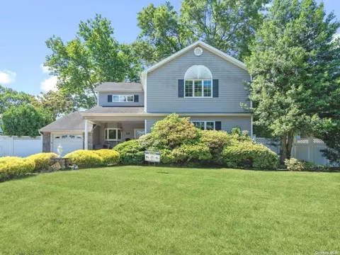 1942 Decatur Ave, North Bellmore, NY 11710