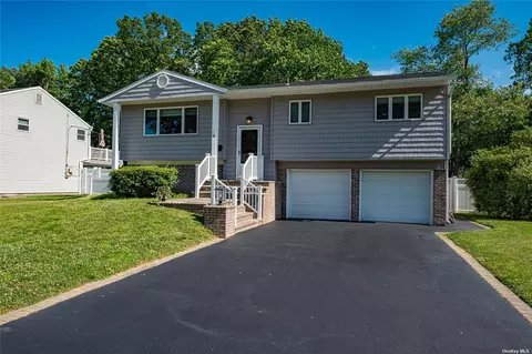 47 Bethany Dr, Commack, NY 11725