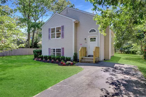 125 Cypress Ave, Flanders, NY 11901