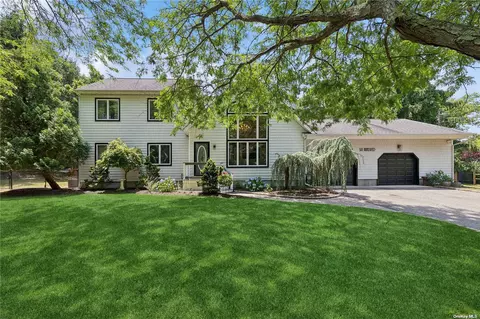 600 Harbor Ln, Cutchogue, NY 11935