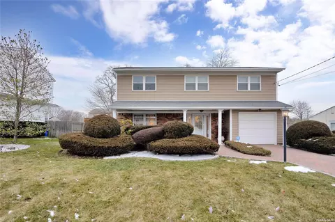 1120 7th St, West Babylon, NY 11704