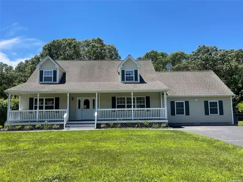 105 Rabbit Run, Riverhead, NY 11901
