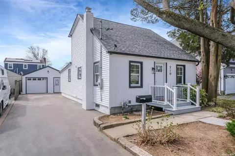 210 N Delaware Ave, Massapequa, NY 11758