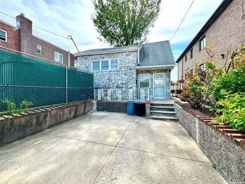 19-64 76th St, East Elmhurst, NY 11370