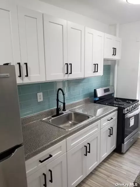 86-25 Dongan Ave #5E, Elmhurst, NY 11373