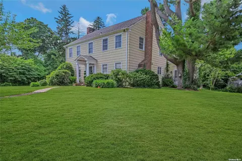 5 Bay Pl, Huntington, NY 11743