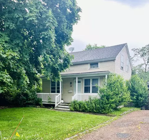 16 Willis St, Southampton, NY 11968