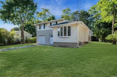 157 New Jersey Ave, Bay Shore, NY 11706