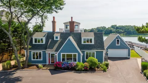 391 Asharoken Ave, Northport, NY 11768