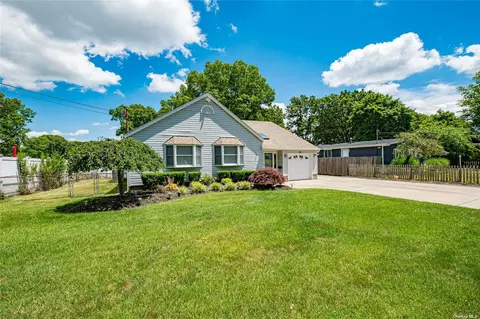 29 Avenue D, Ronkonkoma, NY 11779