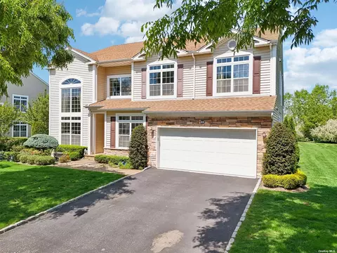 1 Pondview Dr, Saint James, NY 11780
