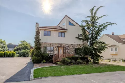 228 Miller Ave, Freeport, NY 11520