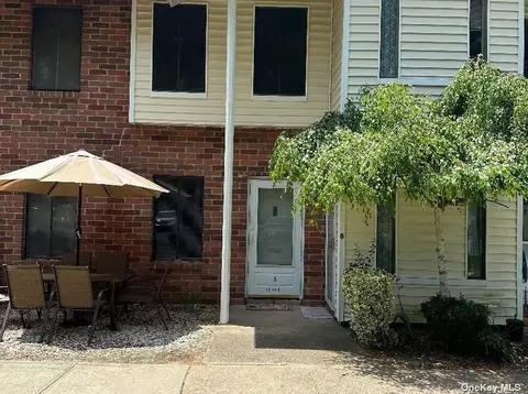 5 Idaho Ct #5, Coram, NY 11727