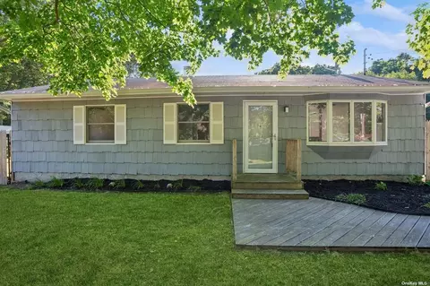 2 Wading River Rd, Center Moriches, NY 11934