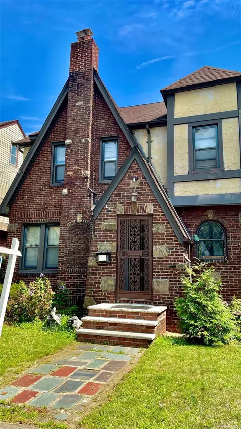 138-27 223rd St, Laurelton, NY 11413