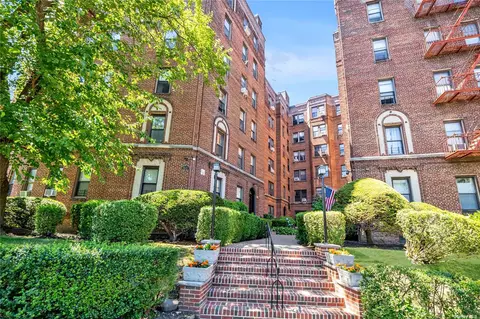 115-25 84th Ave #5A, Kew Gardens, NY 11418