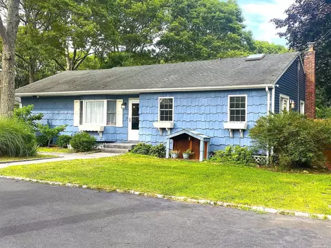 2938 Quogue Riverhead Rd, East Quogue, NY 11942