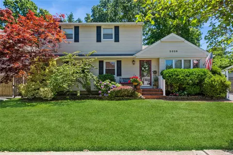 2028 Decker Ave, Merrick, NY 11566