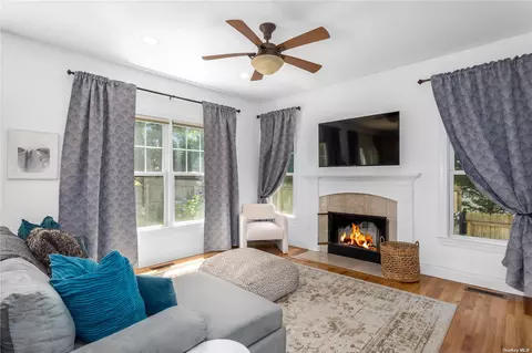 7 Sherman Ave, Hampton Bays, NY 11946 | 12 Photos - Movoto