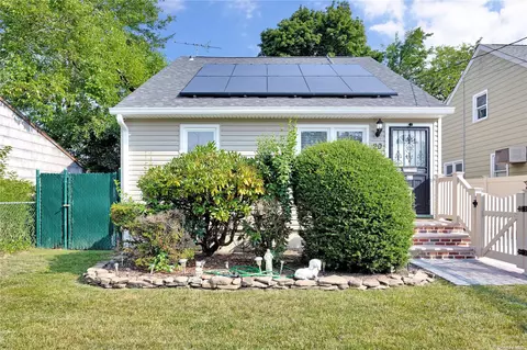 20 Harold Ave, Hempstead, NY 11550