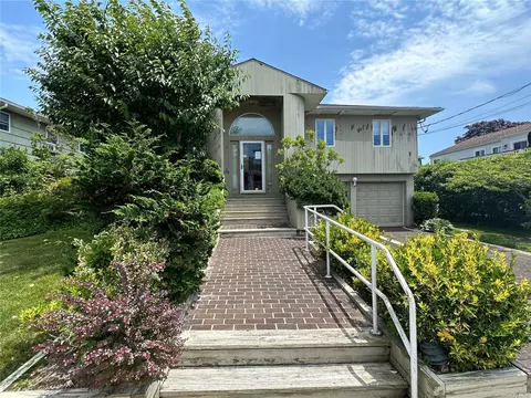146 School Ln, Lido Beach, NY 11561