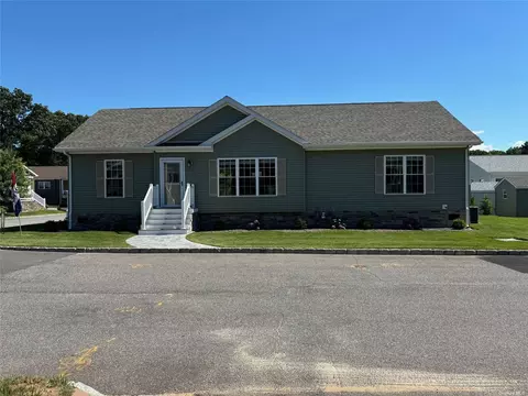 1661-559 Old Country Rd, Riverhead, NY 11901