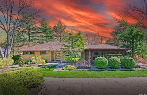 69 Wendover Dr, Huntington, NY 11743