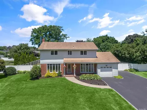 12 Brunswick Dr, East Northport, NY 11731