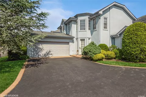 551 Bardini Dr #551, Melville, NY 11747