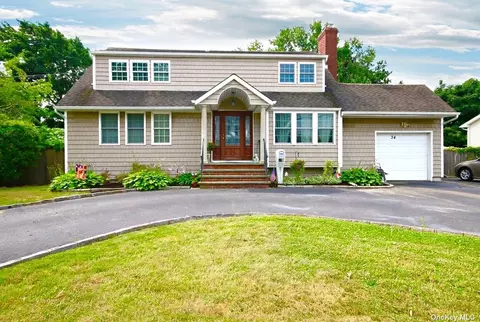 34 Wavecrest Ave, West Islip, NY 11795