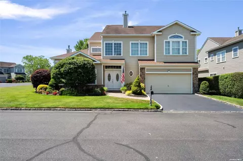 63 Hamlet Dr #1, Mount Sinai, NY 11766