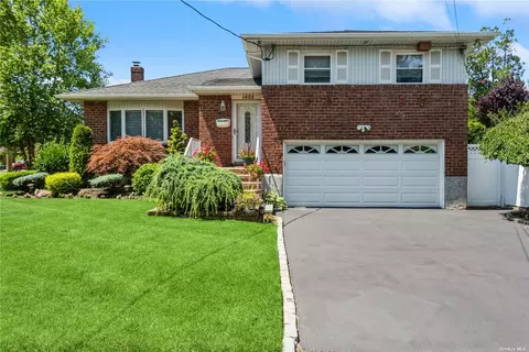 1420 Oakfield Ave, Wantagh, NY 11793