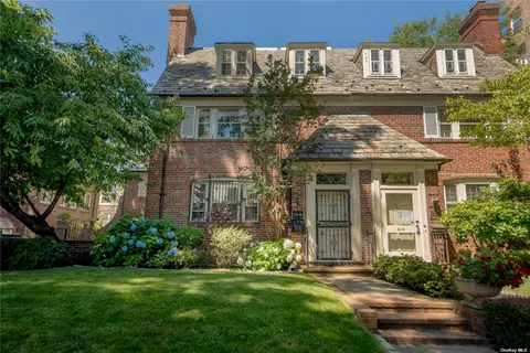 34-18 87th St, Jackson Heights, NY 11372