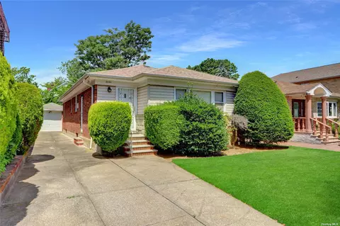 35-54 164th St, Flushing, NY 11358