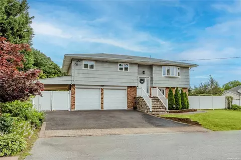 6 Thorne Ct, Bethpage, NY 11714