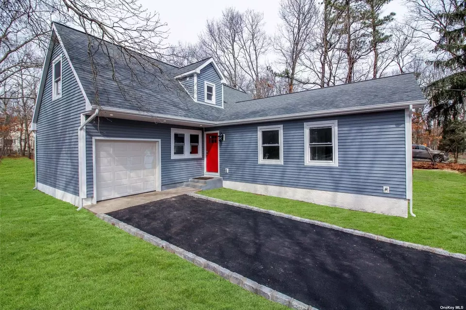  6 Eileen Ct, Medford, NY 11763 photo 1