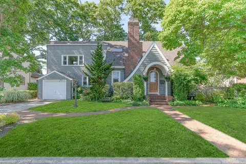 65 Birch St, Merrick, NY 11566