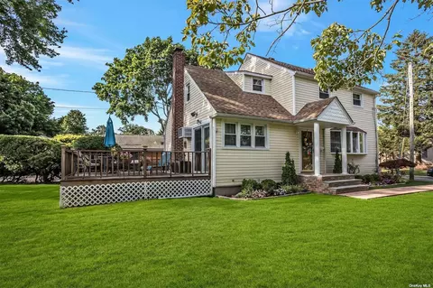 1614 Wesley Ave, Merrick, NY 11566