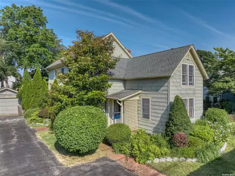 625 2nd St, Greenport, NY 11944