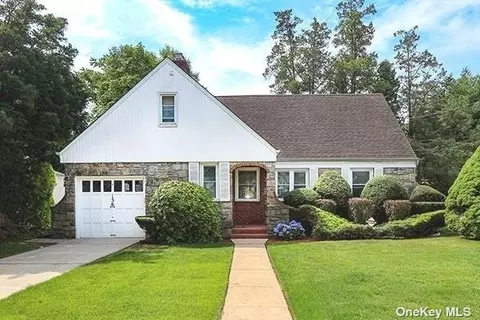 156 Crowell St, Hempstead, NY 11550