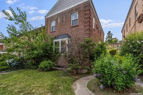 102-21 68th Ave, Forest Hills, NY 11375