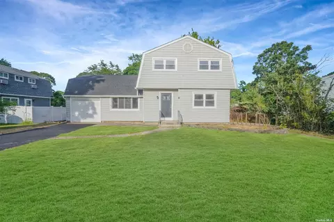 3 Brandy Ln, Lake Grove, NY 11755