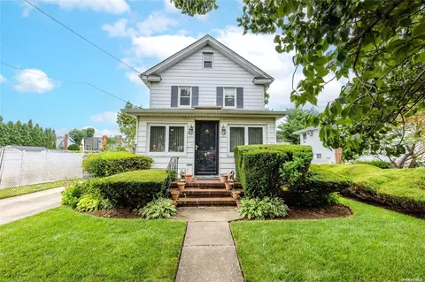 56 Chaffee Ave, Albertson, NY 11507