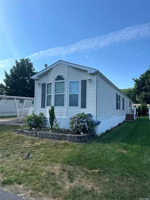 1661-350 Old Country Rd, Riverhead, NY 11901