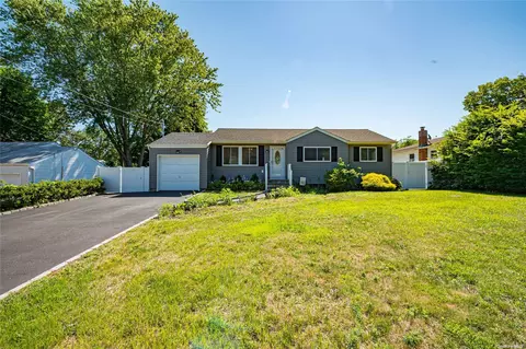 58 Superior St, Port Jefferson Station, NY 11776