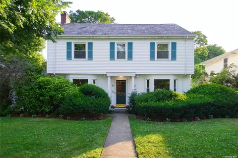 87 Saint Pauls Rd N, Hempstead, NY 11550