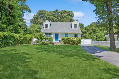 61 Norwood Ave, Port Jefferson Station, NY 11776