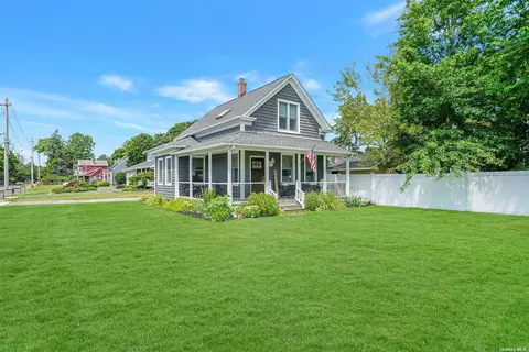 1360 Smithtown Ave, Bohemia, NY 11716